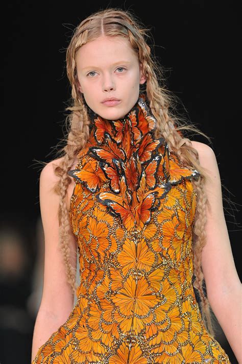 sarah burton designer alexander mcqueen.